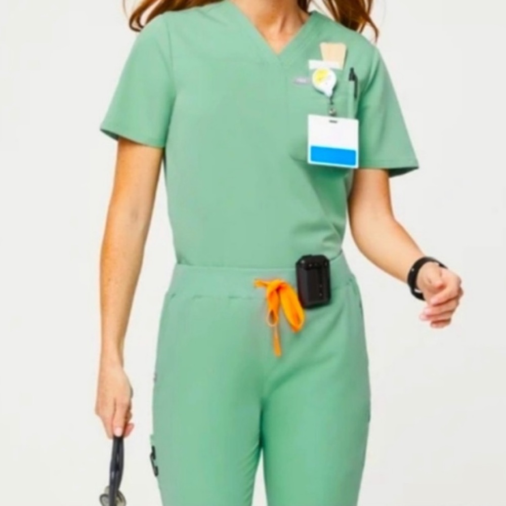 LIMITED EDITION Jade figs scrub set xs casma top and small Yola skinny pant